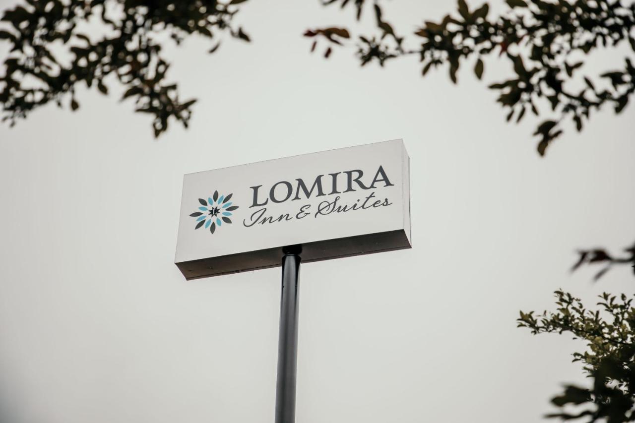 Lomira Inn And Suites Exterior photo